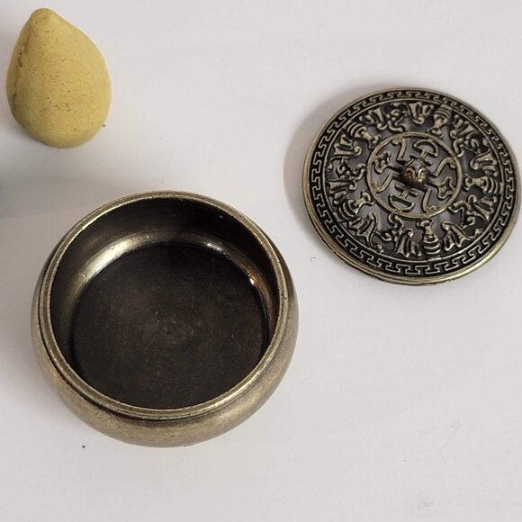 Mini Metal Incense Burner w Lid Ornament 2 Cone Incense Included - Picture 3 of 6